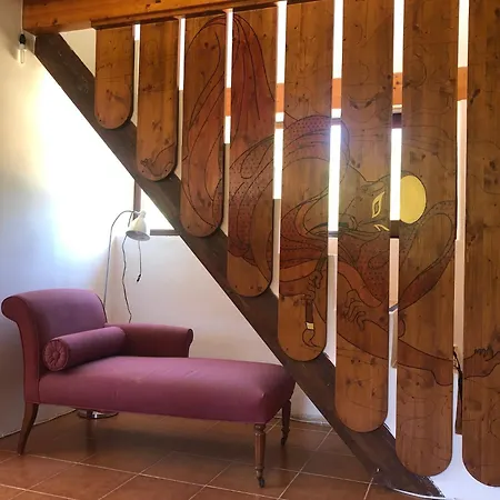 Mas De La Montana Del Cocodrilo